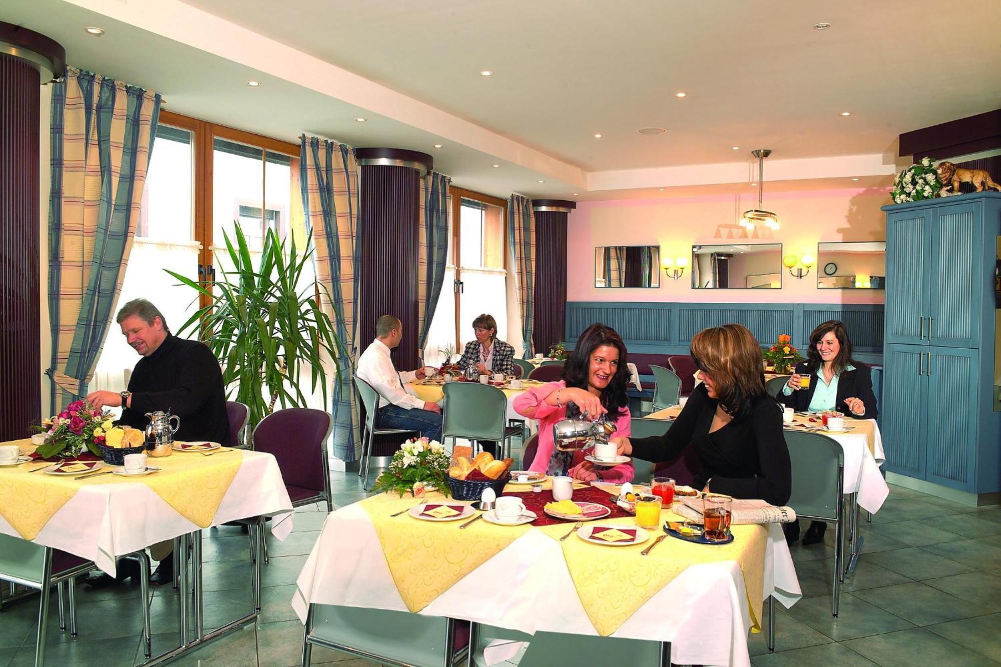 Hotel Zum Loewen Moerfelden-Walldorf Ngoại thất bức ảnh